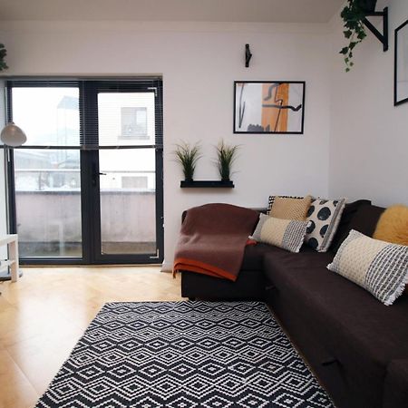 Centrally Located Spacious 2Br | Cohost Partners カーディフ エクステリア 写真