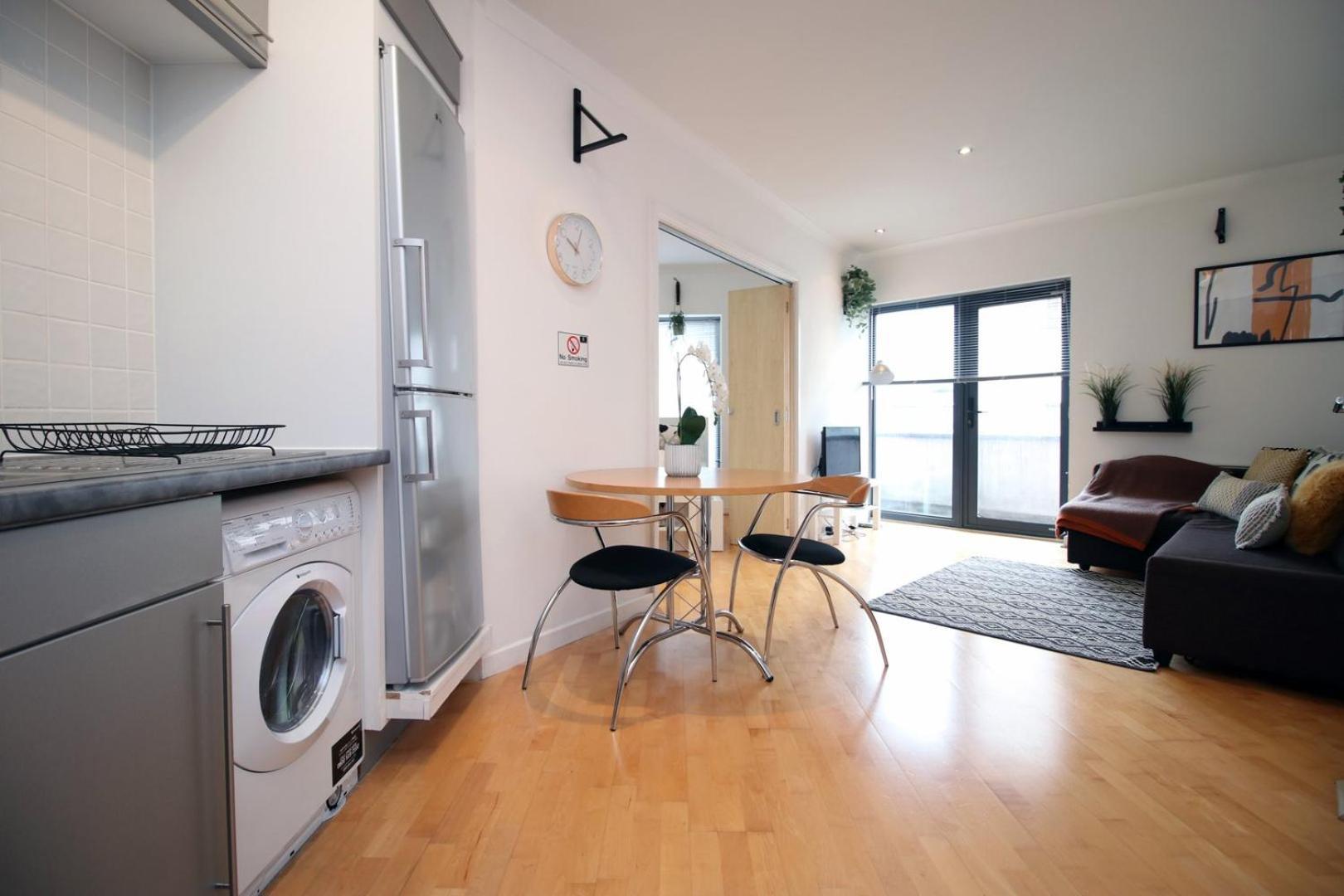 Centrally Located Spacious 2Br | Cohost Partners カーディフ エクステリア 写真