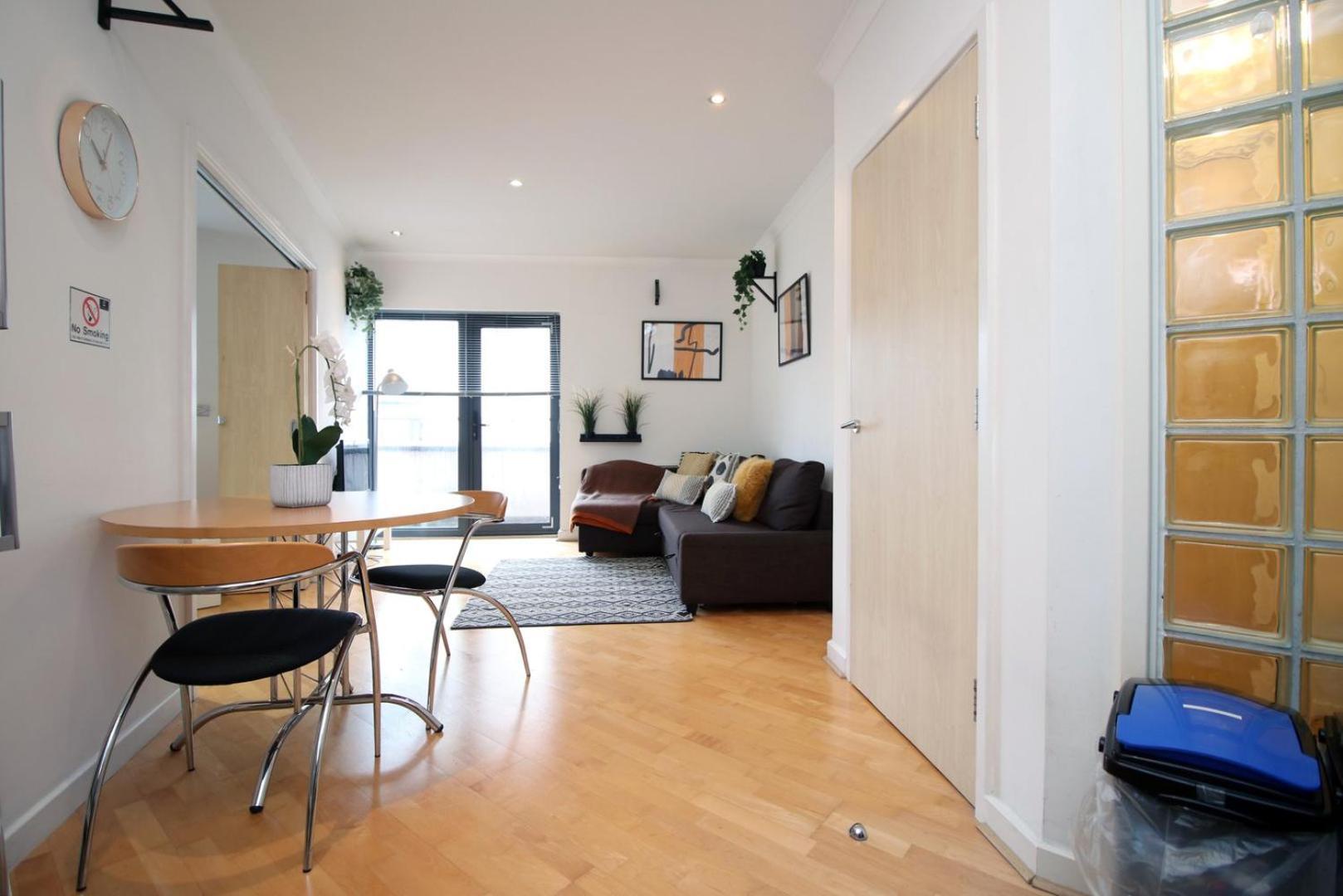 Centrally Located Spacious 2Br | Cohost Partners カーディフ エクステリア 写真