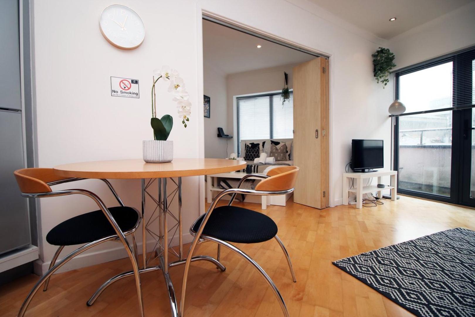 Centrally Located Spacious 2Br | Cohost Partners カーディフ エクステリア 写真