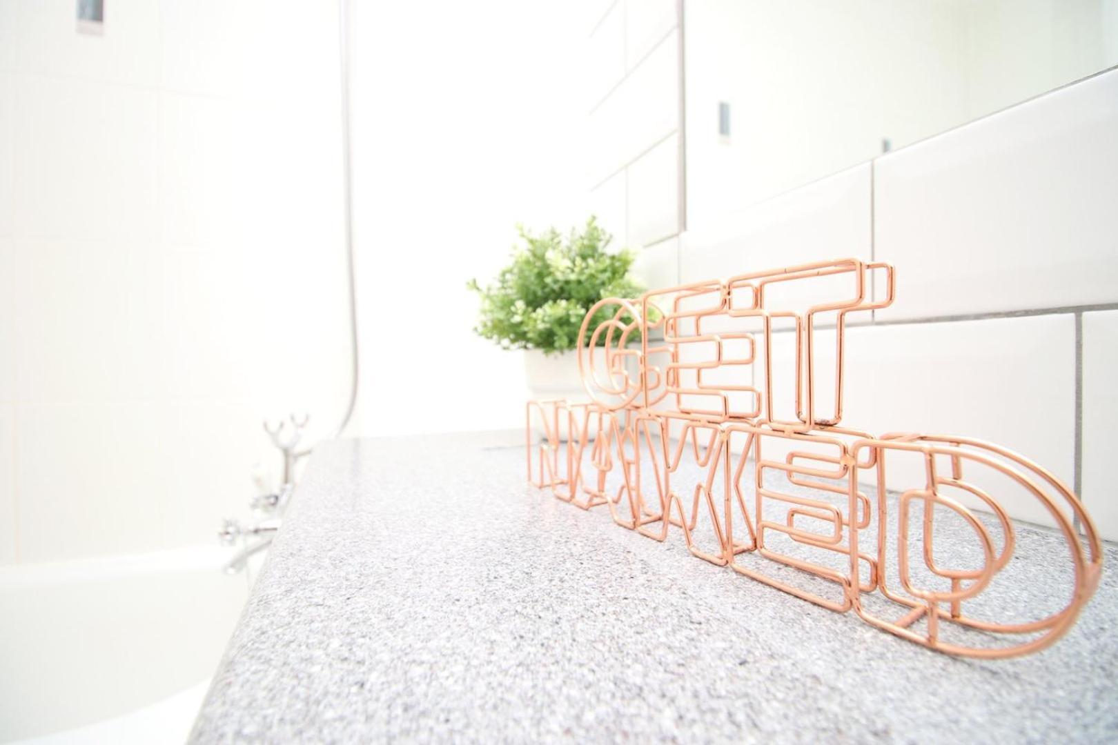 Centrally Located Spacious 2Br | Cohost Partners カーディフ エクステリア 写真