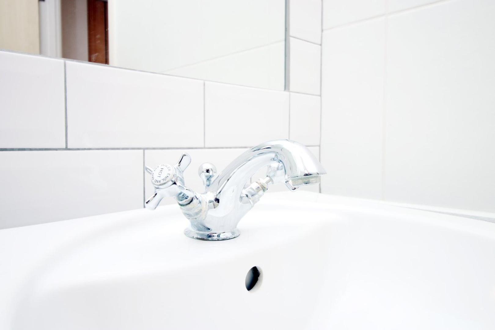 Centrally Located Spacious 2Br | Cohost Partners カーディフ エクステリア 写真