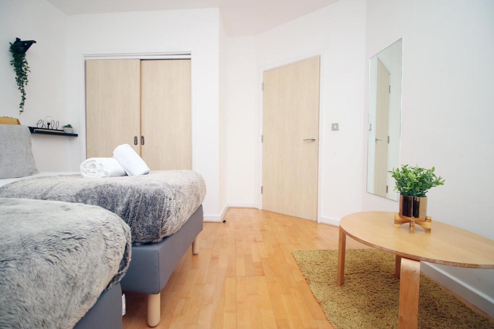 Centrally Located Spacious 2Br | Cohost Partners カーディフ エクステリア 写真